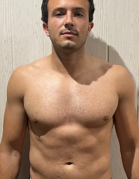 Álex antes de entrenar en Naga