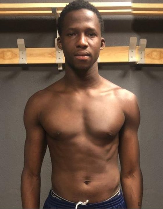 Mamadou antes de entrenar en Naga